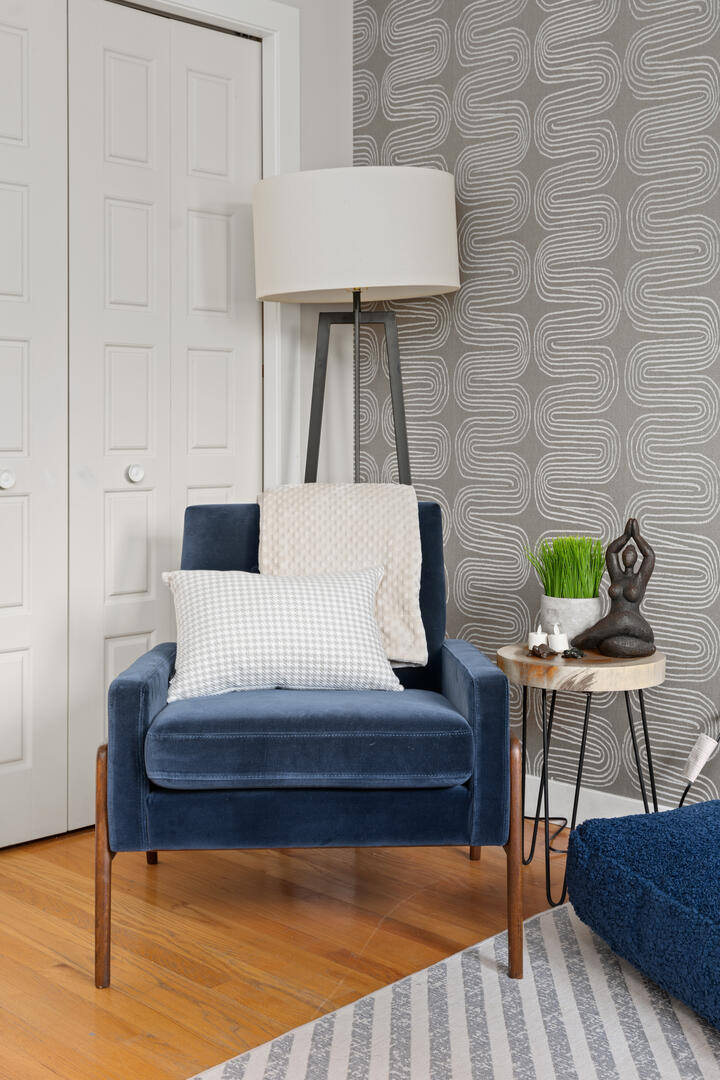 Comfy reading nook in home office