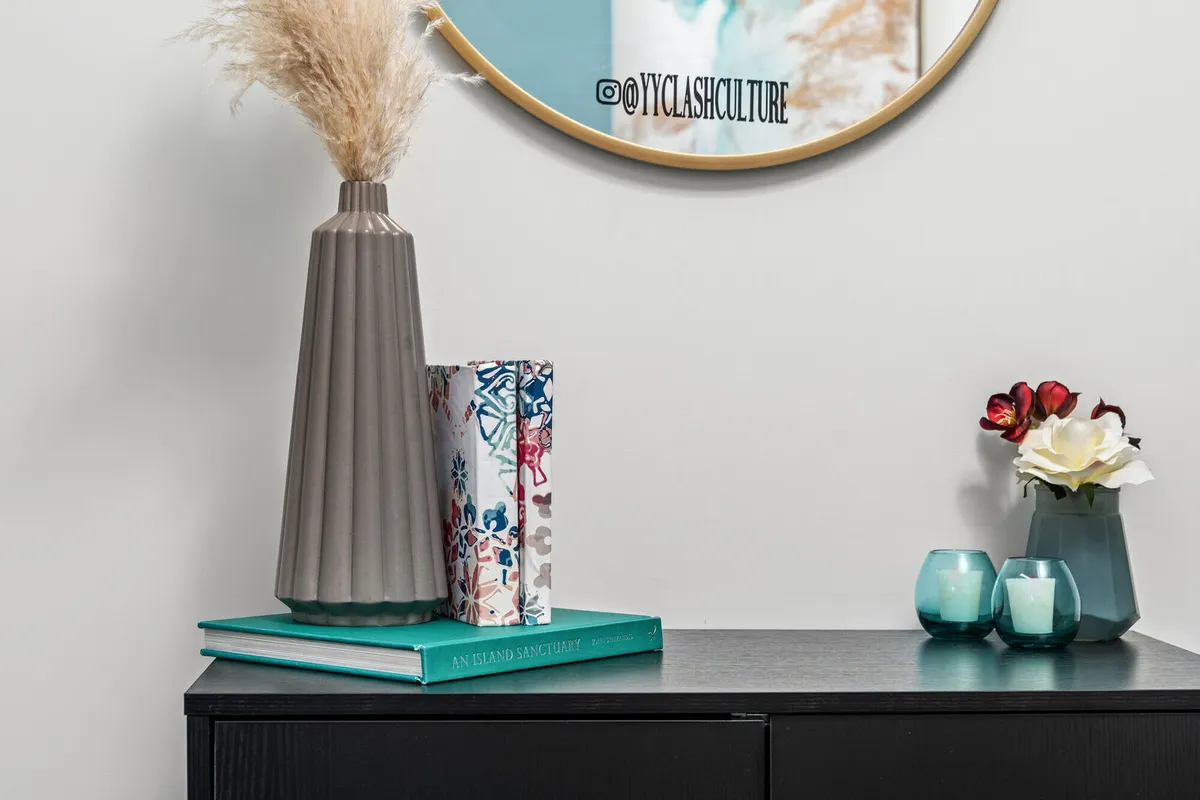 Teal room décor inspiration