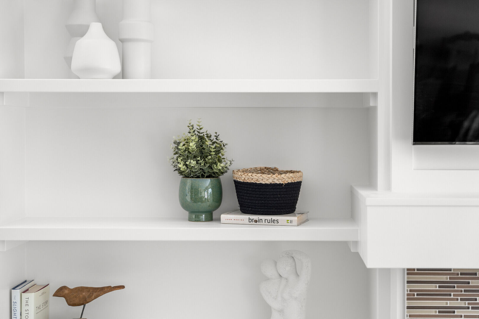 modern shelfie, how to style shelves, white built-ins, homegoods inspired